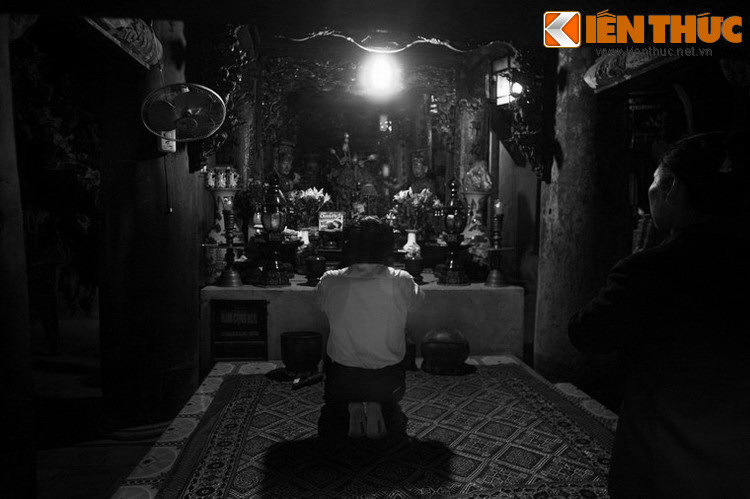 Tương truyền, chùa do bà Nguyễn Thị Rong, vợ chúa Trịnh Tráng (1623-1657), cho xây dựng. Sau khi bà mất, nhân dân trong vùng mến mộ uy đức của bà đã tạc tượng đem thờ ở chùa và tôn sùng bà là “Bà chúa Mía”.