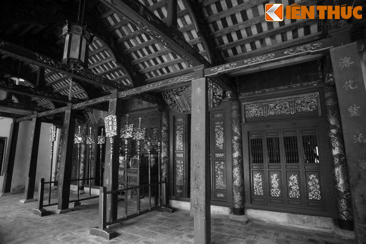 Vài thập niên gần đây còn xuất hiện tin đồn rằng nhiều vị khách đến thăm chùa cố chụp tượng Pháp Vũ – Bà Đanh nhưng không tài nào chụp nổi. Hình ảnh đều bị nhòe hoặc bị cháy phim mà không lý giải được...