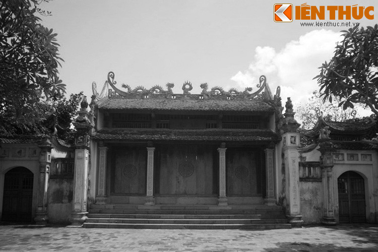 Rung minh voi nhung chuyen huyen bi o chua Ba Danh-Hinh-2