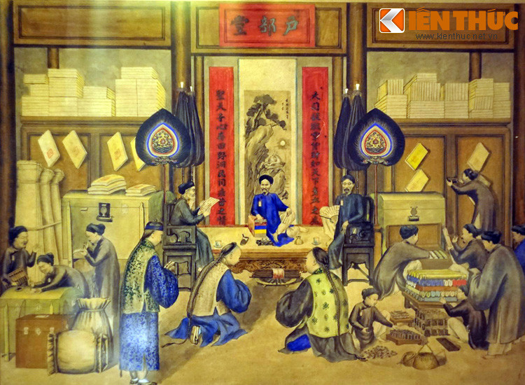 Bộ Hộ thời Nguyễn giữ chính sách điền thổ, hộ khẩu, tiền thóc, điều hòa nguồn của cải nhà nước, có chức năng gần với Bộ Lao động - Thương binh và Xã hội ngày nay.