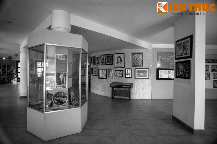 Ông đã giữ lại quyển nhật ký mà không đốt đi, vì ông nghe thông dịch viên Nguyễn Trung Hiếu, nói: "Đừng đốt, trong đó đã có lửa". Đó là câu nói của một người đứng bên kia chiến tuyến với chị Đặng Thùy Trâm.