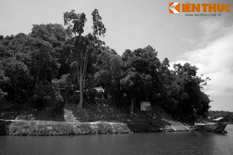 Giai thoại cung đình kỳ bí ở điện thờ thiêng nhất xứ Huế Giai thoai cung dinh ky bi o dien tho thieng nhat xu Hue