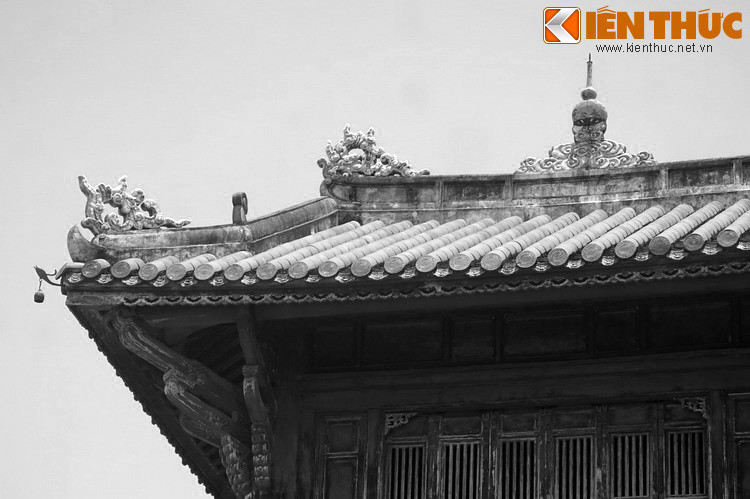 Theo quy định của triều đình nhà Nguyễn, không có bất kỳ công trình nào trong khu vực Hoàng thành được phép xây cao hơn Hiển Lâm Các.