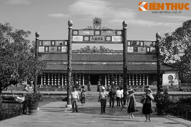 Và cầu Trung Đạo, xét trên ý nghĩa tinh thần của mình, có thể coi là biểu tượng cho những điều tinh túy nhất về nghệ thuật trị quốc của các vua nhà Nguyễn, cho đến nay vẫn còn nguyên giá trị.