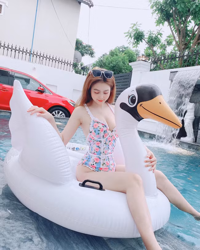 "Cô giáo tiểu học" sở hữu chiều cao khá ấn tượng - 1m66.