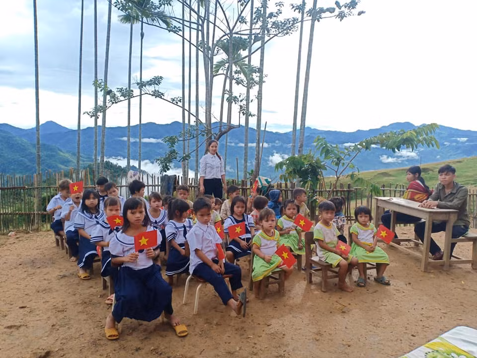 Lễ khai giảng chỉ có chưa đầy 40 người.