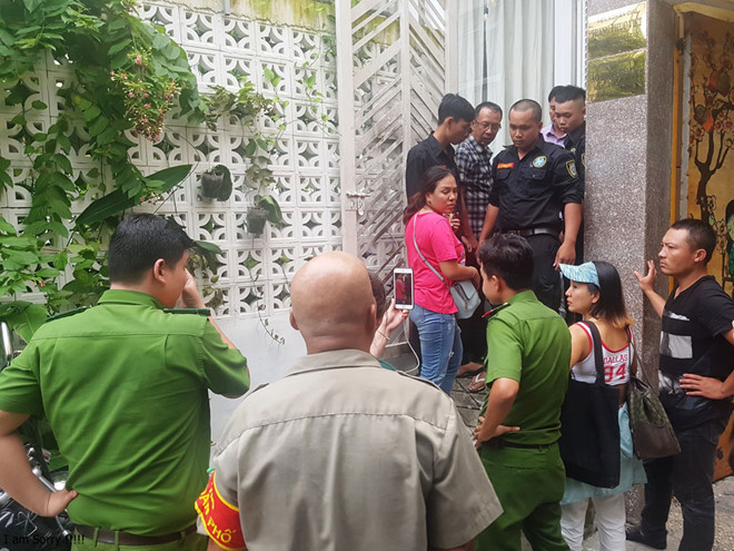 Phó Chánh án Toà án quận 4 bị tố xông vào nhà bắt cóc 3 trẻ em - Hình 3 Pho Chanh an Toa an quan 4 bi to xong vao nha bat coc 3 tre em-Hinh-3
