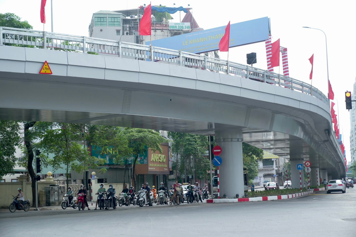 Điều chỉnh tổ chức giao thông ôtô một chiều trên tuyến đường Hoàng Tích Trí theo chiều và đoạn từ Đào Duy Anh đến Lương Định Của.