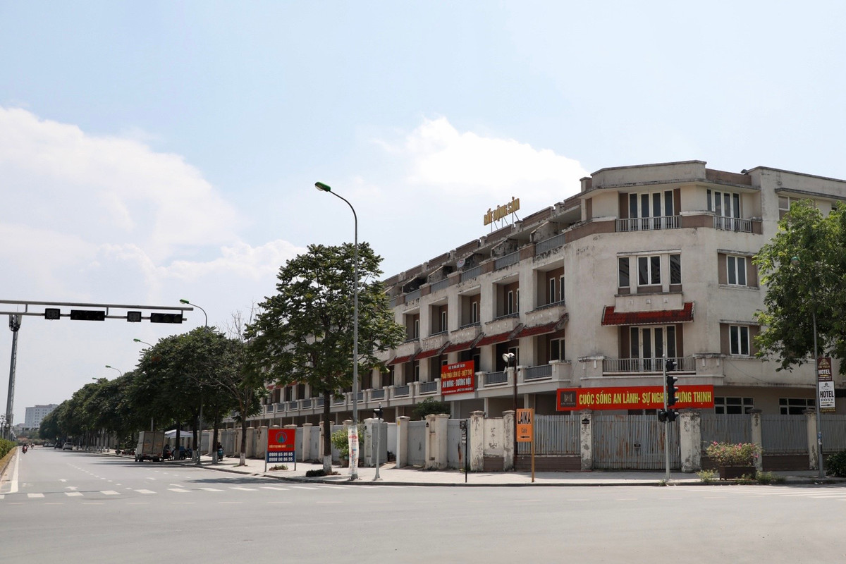 Ngày 20/10/2022, Công ty An Hưng đã phải công bố thông cáo báo chí về dự án The Charm – Khu đô thị mới An Hưng. Theo đó, An Hưng khẳng định hiện nay công ty đang thi công, chưa có kế hoạch bán hàng ra thị trường. An Hưng khẳng định công ty chưa mở bán.