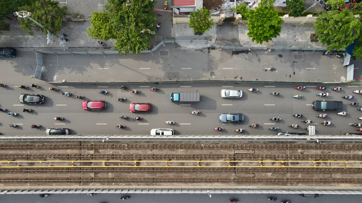 Dù là bất khả kháng, nhưng việc dựng “lô cốt” đã gây ảnh hưởng trực tiếp tới giao thông tại đường Nguyễn Trãi.