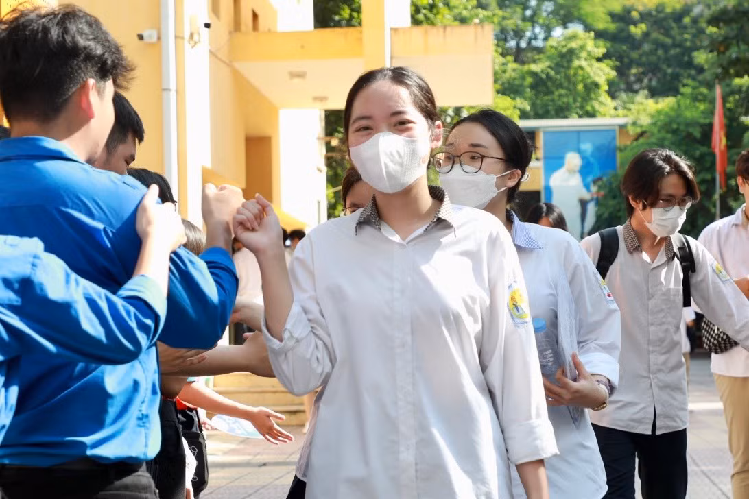 Sau 2 ngày thi căng thẳng, sự hồi hộp, lo lắng của các thí sinh phần nào được giảm bớt.