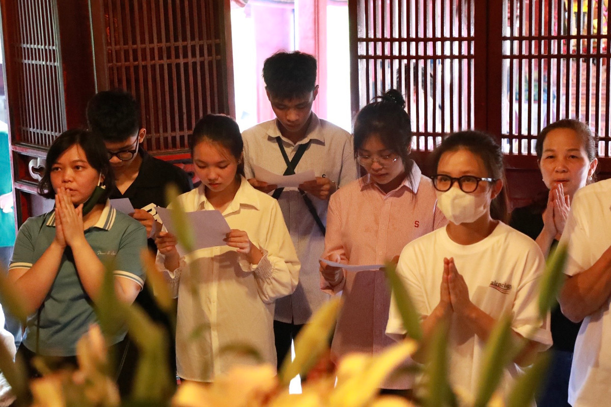 Kỳ thi tuyển sinh vào lớp 10 tại Hà Nội năm nay diễn ra trong 2 ngày từ 10-11/6 với 3 môn Toán, Ngữ văn, Ngoại ngữ.