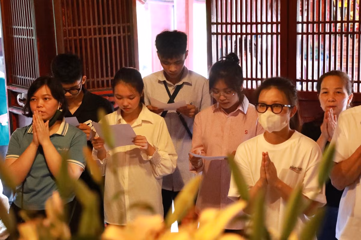 Kỳ thi tuyển sinh vào lớp 10 tại Hà Nội năm nay diễn ra trong 2 ngày từ 10-11/6 với 3 môn Toán, Ngữ văn, Ngoại ngữ.