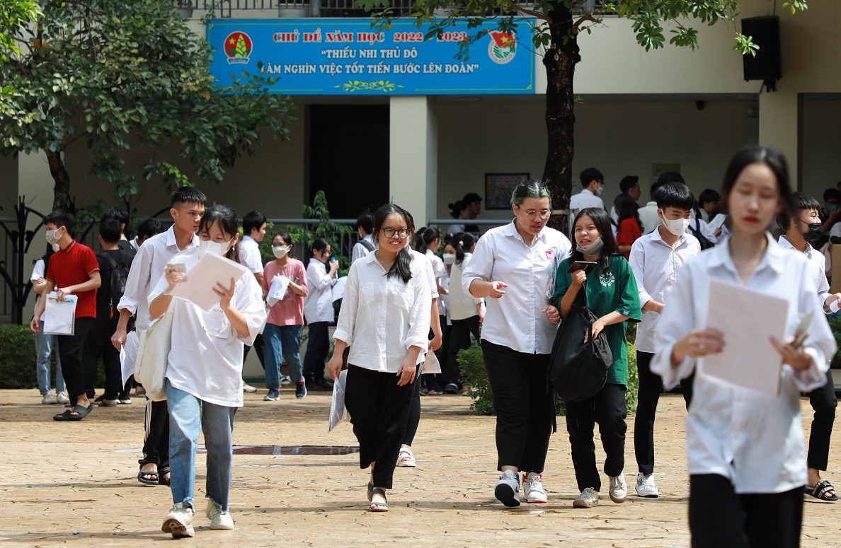 Theo khảo sát của PV, nhiều em đã hoàn thành tốt bài thi của kỳ thi tốt nghiệp THPT 2023. Phần thi nghị luận văn học năm nay yêu cầu phân tích một đoạn trích trong tác phẩm tác phẩm “Vợ nhặt” của nhà văn Kim Lân.