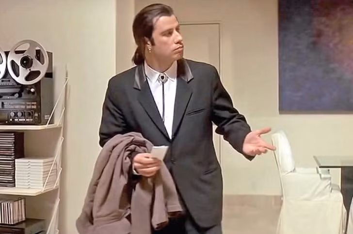 2. Khi ở một địa điểm xa lạ, chúng ta có xu hướng rẽ phải nhiều hơn rẽ trái: Giáo sư tâm lý học Stephen Bitgood cho biết ở một nơi xa lạ không có chỉ dẫn phương hướng, người thuận tay phải (chiếm 90% dân số) thường có xu hướng rẽ phải. Nguyên tắc này được áp dụng trong bán hàng khi các mặt hàng được xếp trên kệ theo hướng từ trái sang phải với giá thành tăng dần để những món hàng đắt hơn sẽ đập vào mắt người mua trước.