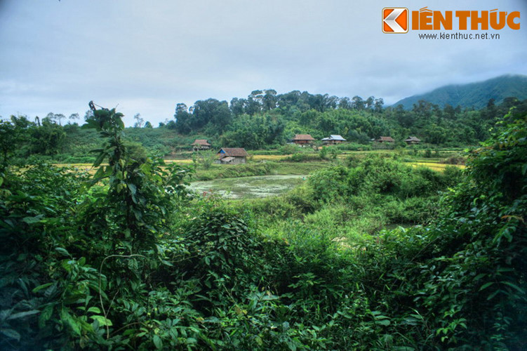 Bên cạnh giá trị lịch sử, đến với Mường Phăng, du khách còn được thưởng ngoạn phong cảnh thiên nhiên tươi đẹp, khí hậu mát mẻ, trong lành cũng như được tìm hiểu những nét văn hóa truyền thống của đồng bào dân tộc Thái trong vùng.