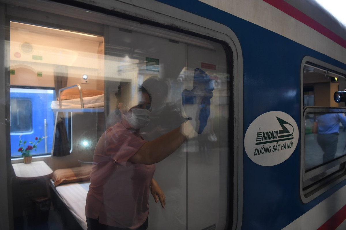 Sau thời gian dài “đóng băng” ngành đường sắt đã phải vận hành, bảo dưỡng tại các toa tàu từ nhiều ngày trước đó.