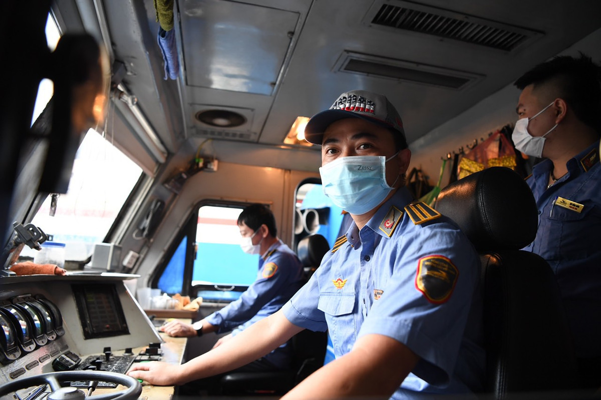 Đại diện Cty Đường sắt Hà Nội cho biết, 2 đoàn tàu sẽ thực hiện việc đón trả khách tại 7 ga trên tuyến gồm: Hà Nội, Long Biên, Gia Lâm, Cẩm Giàng, Hải Dương, Phú Thái và Hải Phòng.