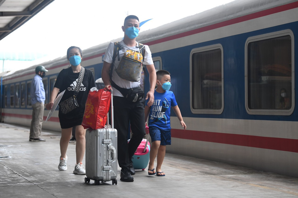 Hành khách kể cả trẻ em chỉ cần có xét nghiệm âm tính với COVID-19 bằng phương pháp PCR còn hiệu lực sẽ được phục vụ.