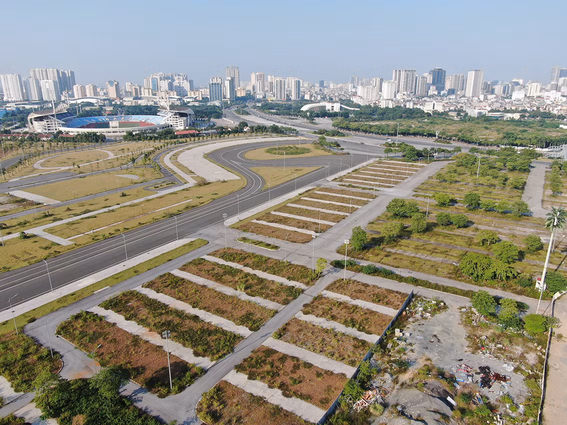 Trong kết luận của Thanh tra Chính phủ vào ngày 29/6/2021 chỉ ra UBND TP Hà Nội đã phê duyệt quy hoạch chi tiết đường đua công tức 1 - Grand Prix có sự chồng lấn quy hoạch.