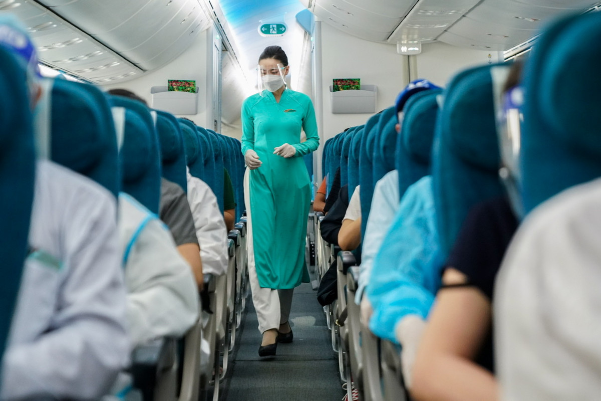 Hiện đường bay TP HCM - Hà Nội mới chỉ có Hãng Vietnam Airlines khai thác mỗi ngày 1 chuyến khứ hồi.