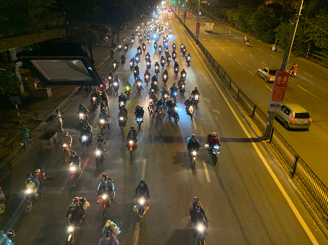 Sau khi vào đến Hà Nội, đoàn sẽ di chuyển ra đường Vành đai 3 đi ra cầu Trung Hà và tiếp tục lộ trình theo đường Phú Thọ.