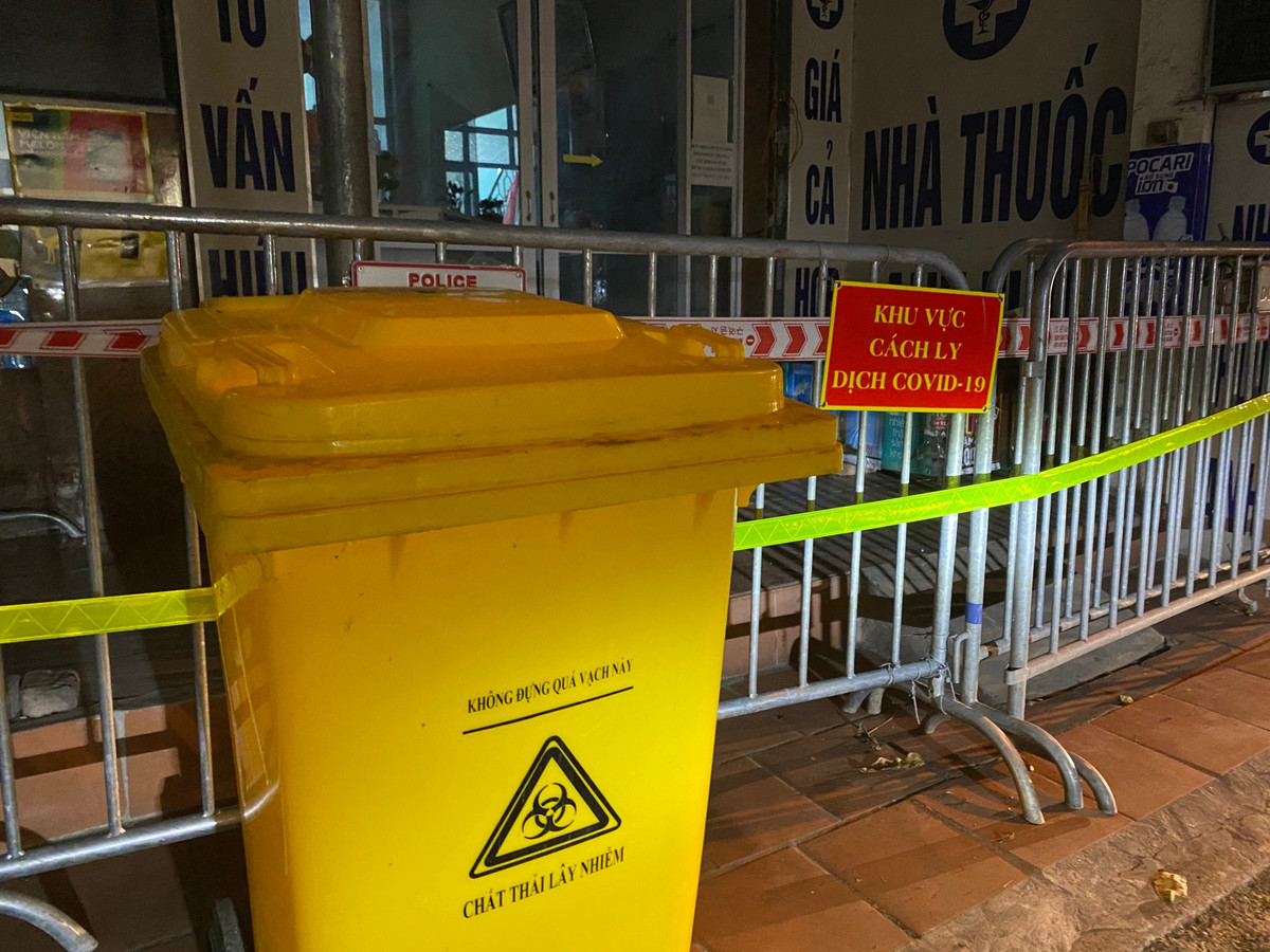 Trường hợp thứ 2 là chị V. (vợ của anh T.) bán thuốc tại cửa hàng thuốc có địa chỉ số 9 ngõ Thông Phong (quận Đống Đa).