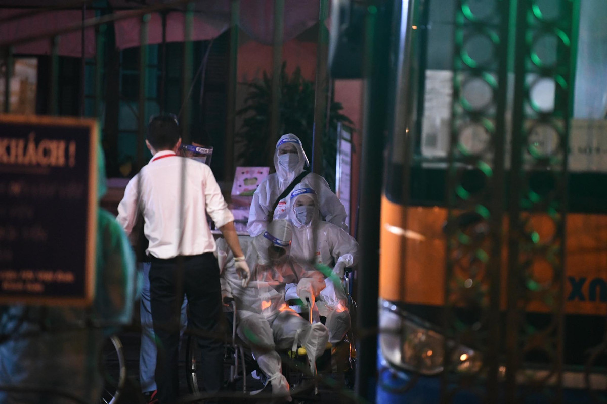 Sang 6/10: Ha Noi khong co ca duong tinh moi, con 7 diem phong toa