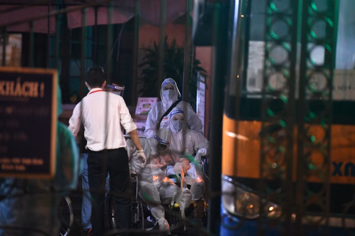 Sang 6/10: Ha Noi khong co ca duong tinh moi, con 7 diem phong toa