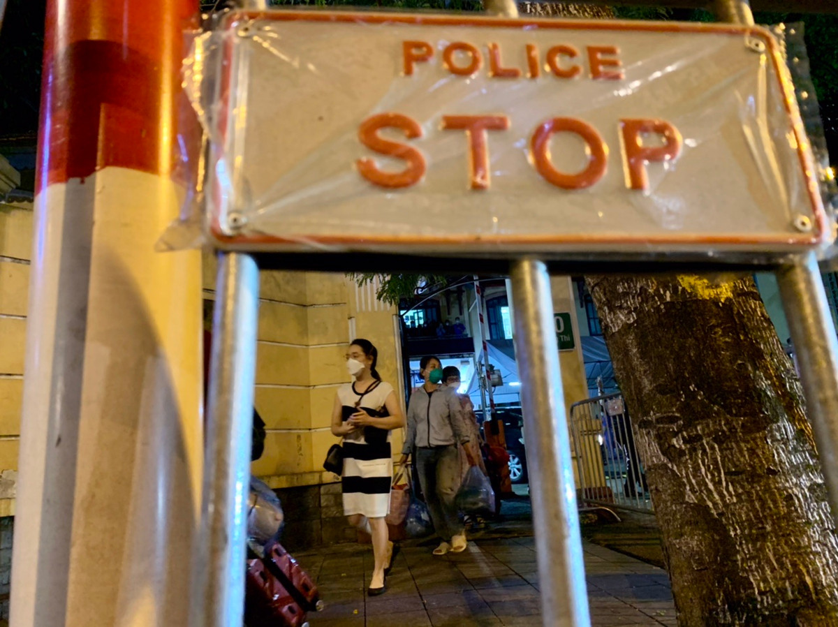 Theo báo cáo của Bệnh viện Việt Đức, đến ngày 14/10, ngoài đơn vị cách ly B5 thì toàn bộ Bệnh viện không phát hiện ca dương tính nào khác.