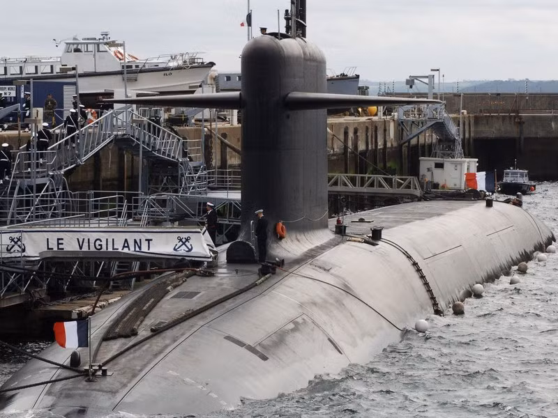 Toàn bộ các hạng mục công việc trên tàu ngầm Le Vigilant dự kiến sẽ mất tới 30 tháng để hoàn thành yêu cầu tổng cộng 4 triệu giờ làm việc của 1.000 nhân viên thuộc Tập đoàn Naval Group cùng với 45 nhà thầu phụ khác.
