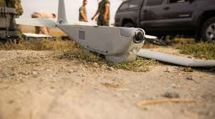 UAV loại nhỏ do lực lượng lục quân điều khiển tỏ ra cực kỳ hiệu quả trong không phận thấp của Ukraine, nhờ vào kích cỡ nhỏ và số lượng lớn. Tầng không này nằm giữa lực lượng trên bộ và vùng bay của máy bay ném bom, là không gian hoạt động lý tưởng cho các loại UAV cảm tử (“đạn lảng vảng”) và các UAV thương mại mang lựu đạn để thay thế cho UAV quân dụng.