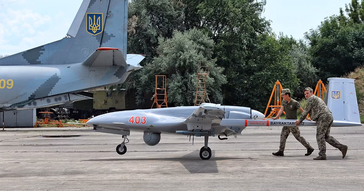 Trong những tuần gần đây, các đơn vị Nga tăng cường nỗ lực tiến công quanh thành phố Kupyansk và làng Krakhmalnoye thuộc tỉnh Kharkov, cùng khu vực xung quanh thành phố Avdeevka của tỉnh Donetsk. "Tuy nhiên, Nga chỉ thu được lợi ích tối thiểu trong các đợt tấn công này, chủ yếu do không thể tập trung được đội hình", Mittal cho biết. "Bên tấn công phải tập trung lực lượng để đánh vào điểm yếu trên phòng tuyến đối phương. Nga không thể làm được điều đó do bị UAV Ukraine tập kích".