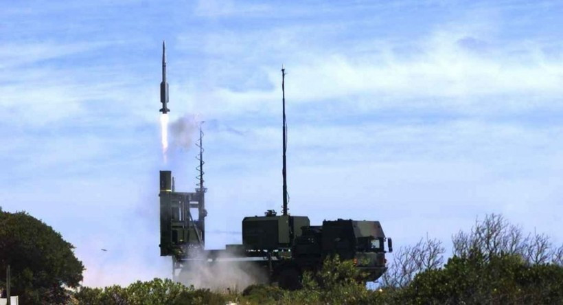 Ngoài ra, lực lượng Nga đã bắn trúng, phá hủy 1 pháo tự hành Krab do Ba Lan chế tạo và hai lựu pháo Msta- B", báo cáo của Bộ Quốc phòng Nga nêu rõ. Cũng theo Bộ này, lực lượng Ukraine đã tổn thất khoảng 430 binh sĩ ở khu vực Kupyansk và Krasny Liman trong 24 giờ qua. 