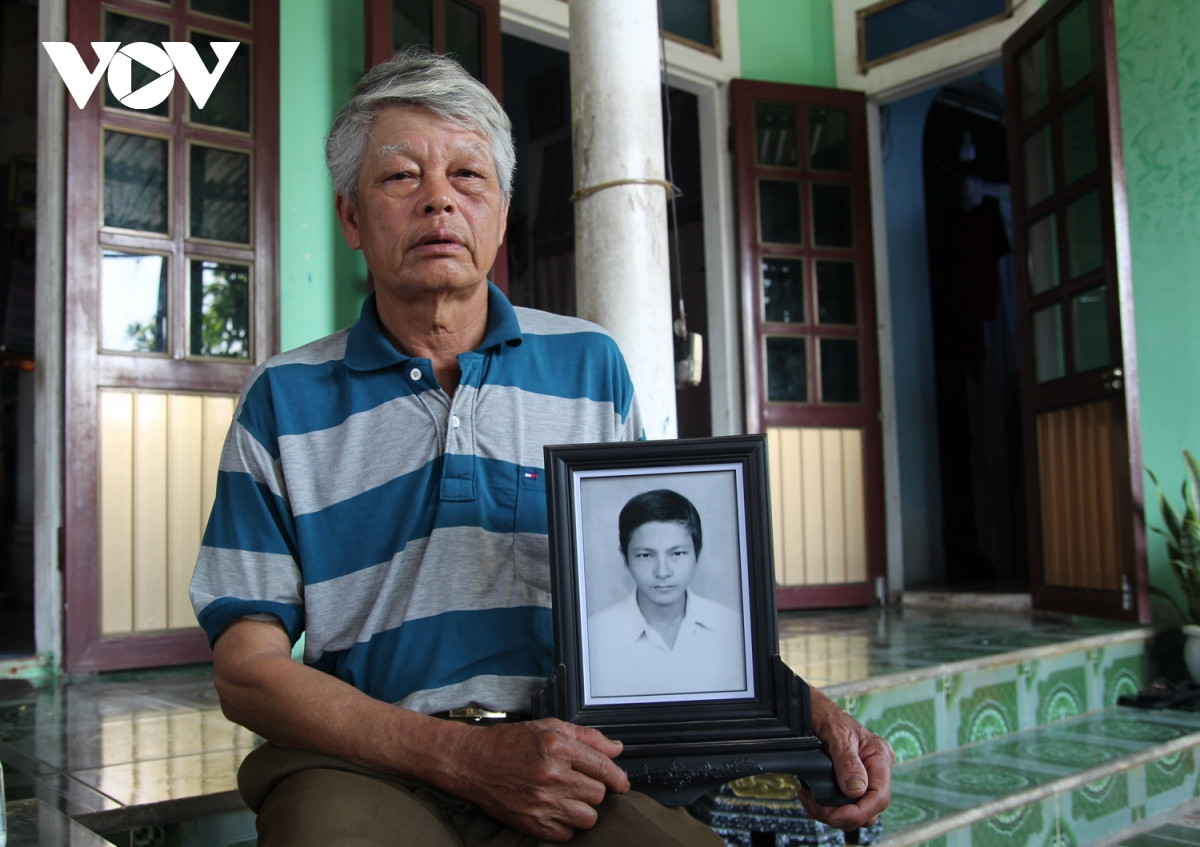 Hanh trinh dang dang 30 nam di tim di anh cho liet si Gac Ma-Hinh-2