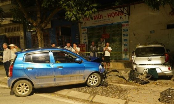 Dang di bo, nguoi phu nu bi o to dam tu vong