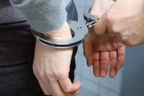  Đề nghị truy tố nguyên Chánh thanh tra Sở Tài chính TP HCM: Ngày 19/3, bà Lê Thị Thanh Tuyền, nguyên Chánh thanh tra Sở Tài chính bị Công an TP.HCM đề nghị truy tố về tội vi phạm quy định về quản lý, sử dụng tài sản Nhà nước gây thất thoát, lãng phí gây thiệt hại cho tài sản Nhà nước số tiền trên 17 tỷ đồng. (Ảnh minh họa)