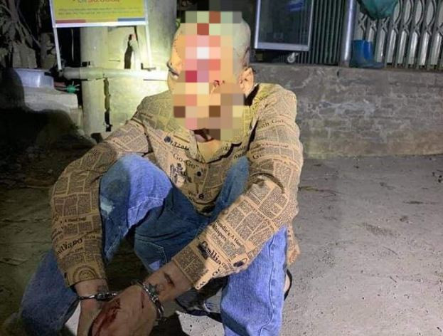  “Nghịch tử” “ngáo đá” chém bố đẻ trọng thương: Tối 18/3, Đỗ Văn Đức Thuận (ở Điện Biên) có biểu hiện “ngáo đá” xảy ra mẫu thuẫn với bố đẻ là ông Đỗ Duy Hiển (SN 1956) Thuận dùng dao chém nhiều nhát vào bố đẻ khiến ông bị trọng thương phải nhập viện rồi lẩn trốn. Ngày 19/3, Thuận bị Công an bắt.