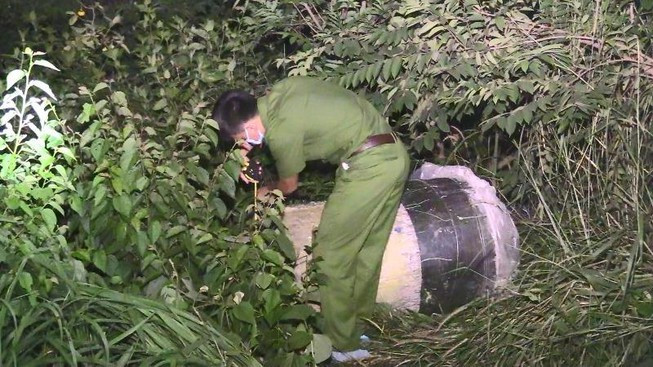 Sau khi phi tang các nạn nhân, nhóm của Hà để hai thùng bê tông trong phòng, đóng cửa rồi cùng nhau rời khỏi nhà đến thuê một khách sạn tại TP Thủ Dầu Một (Bình Dương). Ngày 15/5/2019, ông Nguyễn Minh Vương đến dọn nhà theo thỏa thuận với khách thuê mới phát hiện 2 thùng nhựa bê tông chứa thi thể bên trong nên báo công an.