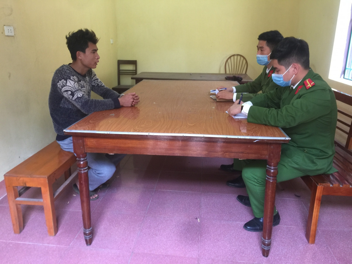  Bắt giữ đối tượng hiếp dâm bé gái 10 tuổi: Đặng Xuân Trụ (SN 1994, trú huyện Bảo Thắng, tỉnh Lào Cai) và chị Đặng Thị L. (SN 1992, trú huyện Yên Bình, tỉnh Yên Bái) sống chung với nhau như vợ chồng. Từ ngày 6 đến 10/3, Trụ đã 4 lần hiếp dâm cháu Hoàng Thị Y.N (SN 2011 - là con riêng của chị L.). Ngày 11/3, Trụ bị công an tạm giữ điều tra về hành vi hiếp dâm.