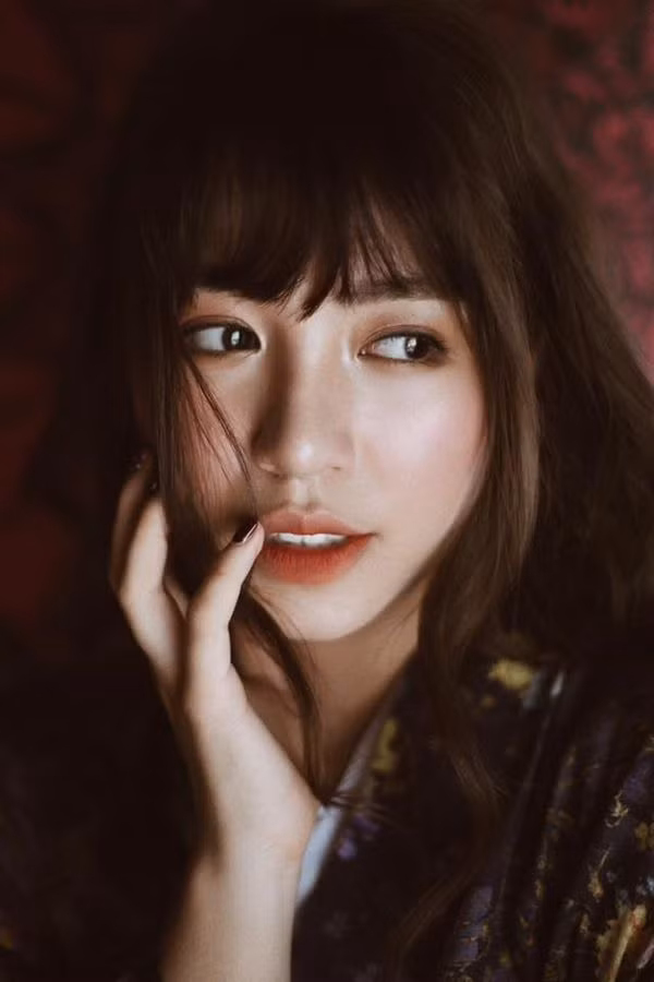 Với nhiều người, cân nặng đột ngột tăng đến 8kg là cả một sự thay đổi ngoạn mục, có thể làm họ kém duyên hơn trước. Thế nhưng, với cô nàng Hà Thành này, dường như vấn đề cân nặng không phải là vấn đề.