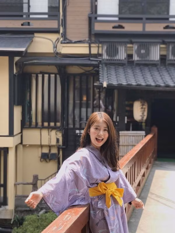 Chính tác giả của bộ ảnh đã chia sẻ với báo chí rằng, ‘tăng cân nhưng Mẫn Tiên rất tự tin và thoải mái khi chụp ảnh. Nó khiến các góc ảnh của cô bạn đều trở nên rất tự nhiên và thu hút'. Tuy nhiên, để cơ thể bớt trông nặng nề, cô nàng chia sẻ rằng, bản thân đang tích cực giảm cân kể từ khi quay về Nhật Bản. Hiện tại, mục tiêu cân nặng của Mẫn Tiên là 45kg.