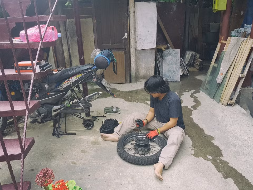 Chàng phượt thủ 8X cũng gửi lời cảm ơn tất cả anh chị em đã hỗ trợ dọc đường, các đối tác lâu dài và ngắn hạn đã tạo công ăn việc làm cho Khoa, bạn bè trên Facebook đã theo dõi cũng như ủng hộ cho chặng đường suốt 5 tháng vừa qua.