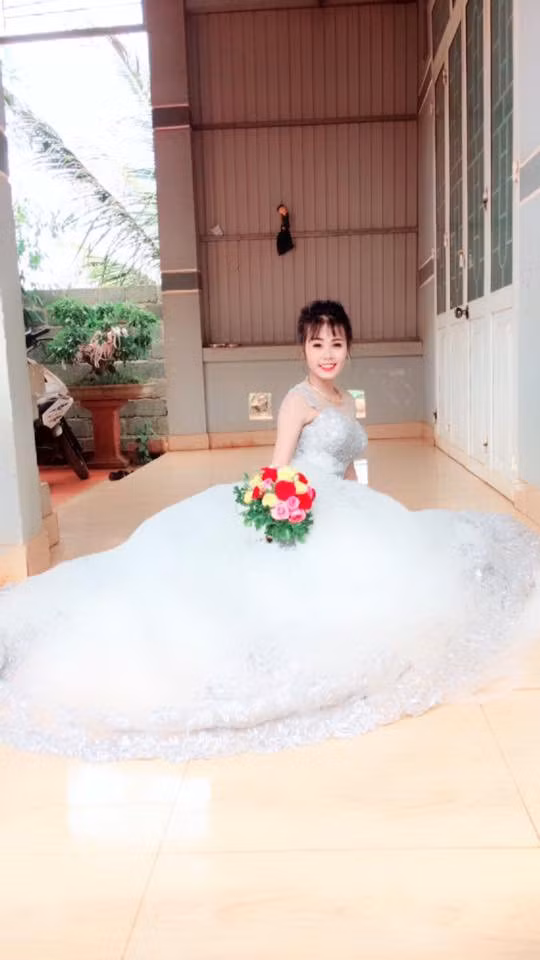 Co dau Dak Lak "quay" nhac san cuc sung trong dam cuoi-Hinh-2