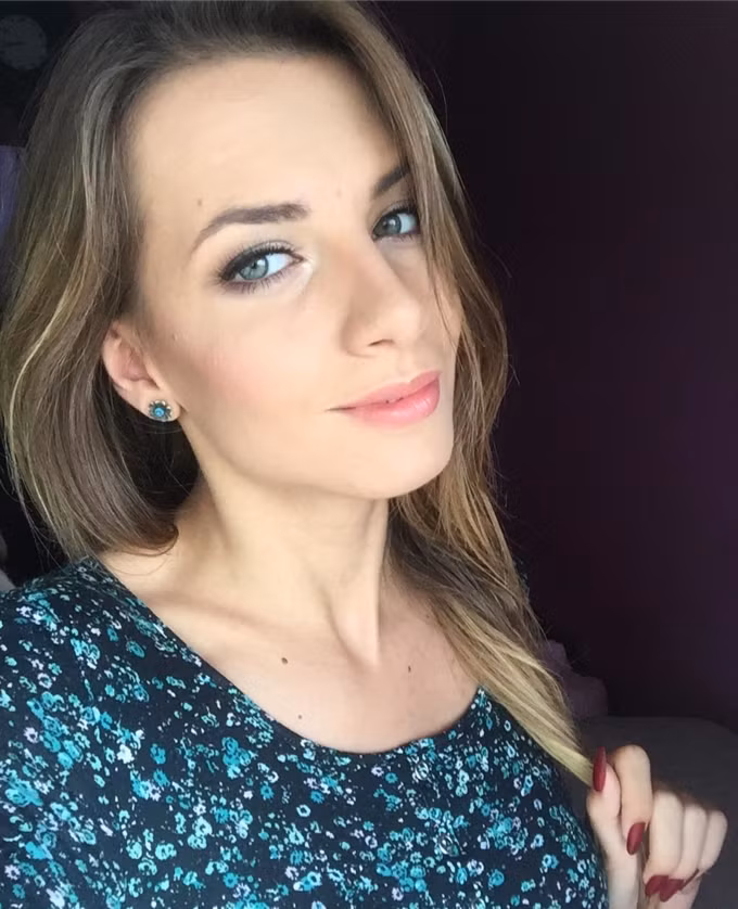 Karolina Boja có gương mặt rất xinh đẹp.