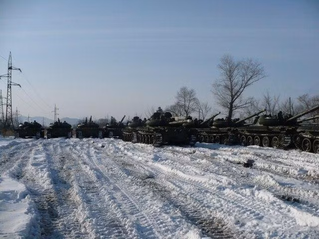 Đáng tiếc là mạng ES không công bố quốc gia nào đã đặt mua lô T-62M1 này. Hiện nay ngoài Nga và các nước Liên Xô (cũ), 17 quốc gia khác sử dụng T-62, đáng lưu ý trong đó có cả Việt Nam. Năm 1978, Việt Nam đã ký hợp đồng mua 200 xe tăng T-62 từ Liên Xô và nhận chuyển giao lần lượt trong giai đoạn 1978 và 1979.