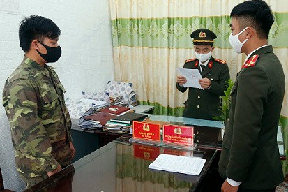 Bi phat 10 trieu vi gay hoang mang mot vung que