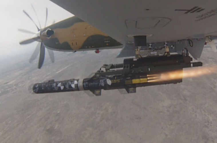 Tuy vậy điểm yếu của UAV là không thể triển khai được số lượng nhiều tên lửa loại này. Trong khi đó trực thăng T-129 có thể mang tới 8 tên lửa L-UMTAS.