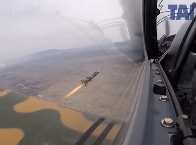 Sau nhiều lần chỉnh sửa để hoàn thiện, dòng tên lửa này chính thức đi vào biên chế từ năm 2015.