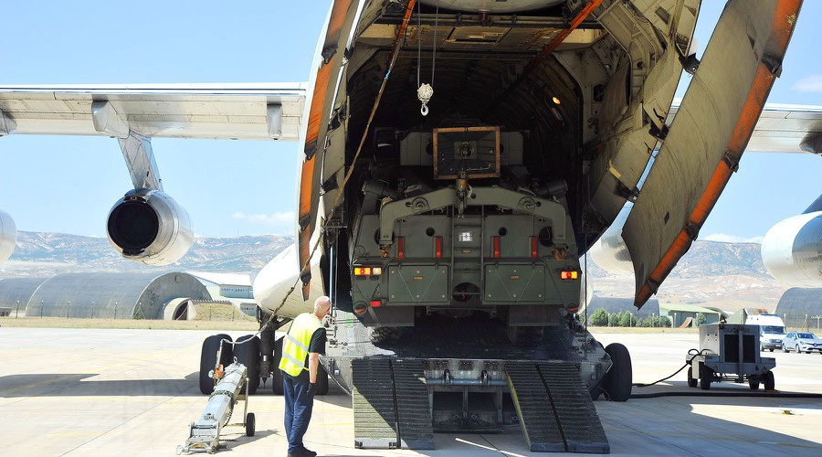 Thông tin trên được ông Erdogan khẳng định khi Mỹ gây sức ép buộc Thổ Nhĩ Kỳ phải trả lại tổ hợp vũ khí này cho Nga để đổi lấy việc nhận được tiêm kích tàng hình F-35 Lightning II.